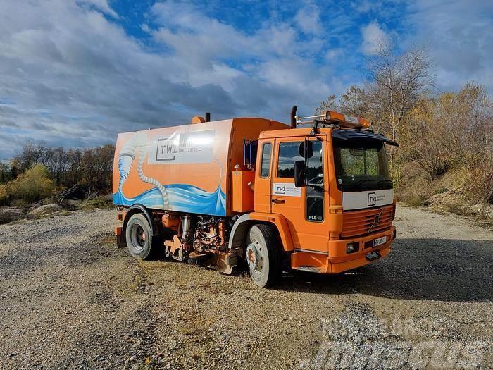 Volvo FL 6 mit Boschung SB7000 Kehrmaschine Kamioni za čišćenje ulica