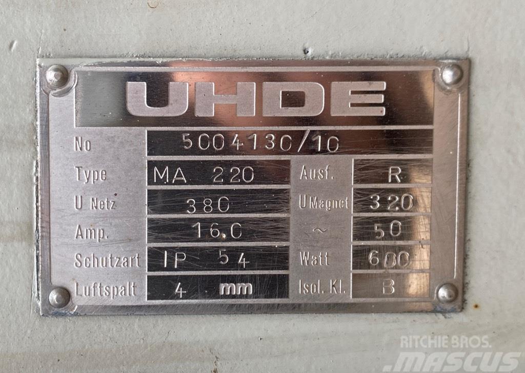  UHDE 1300 x 650 (600) Hranilice