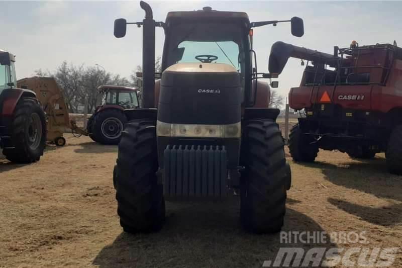 Case IH Magnum MX225 Traktori