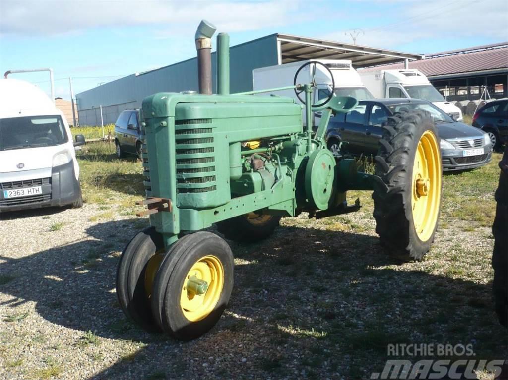 John Deere B Traktori