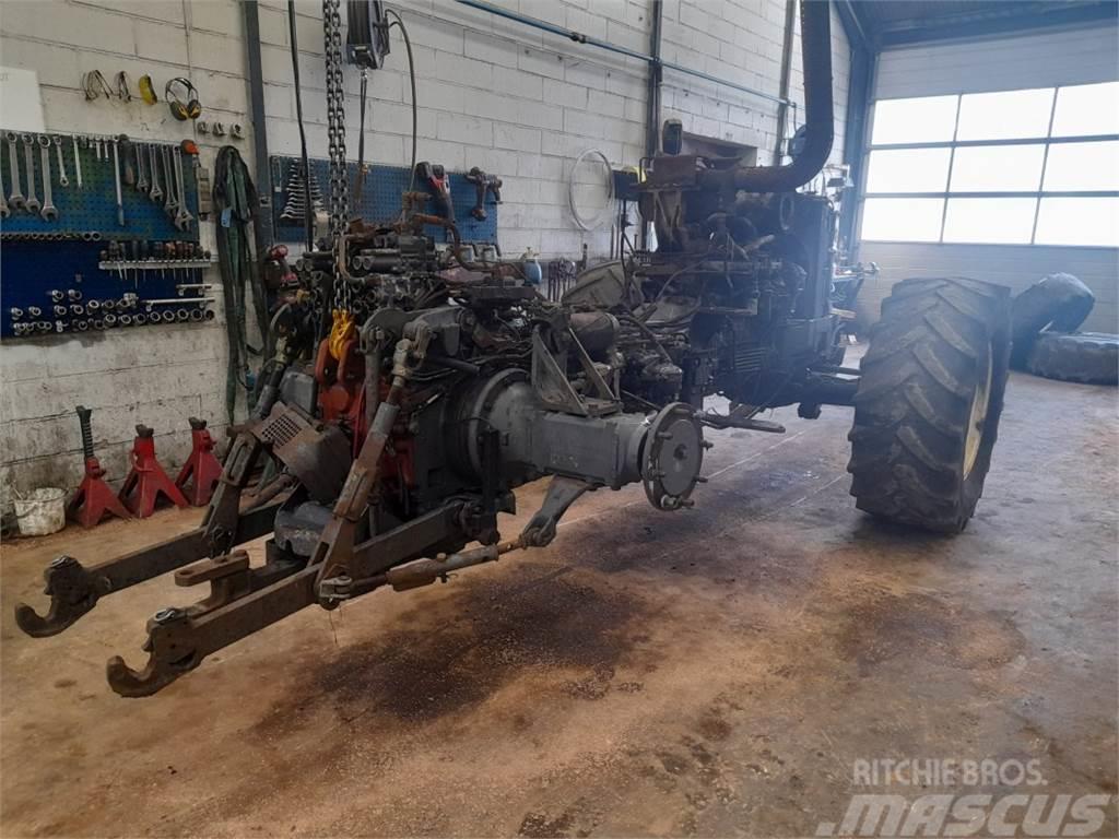 New Holland 8360 Traktori