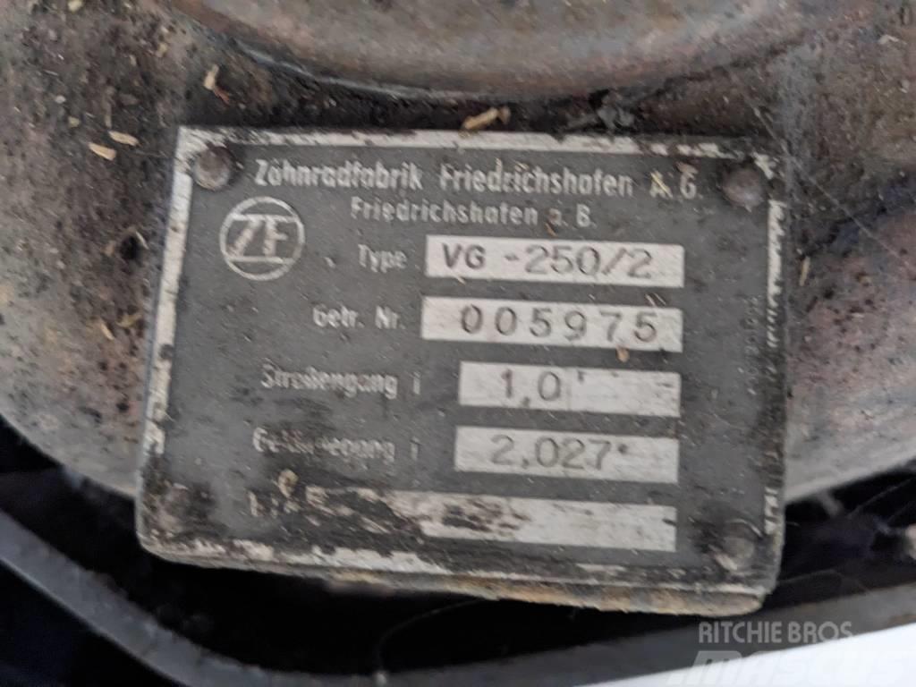 ZF Verteilergetriebe VG-250/2 Mjenjači