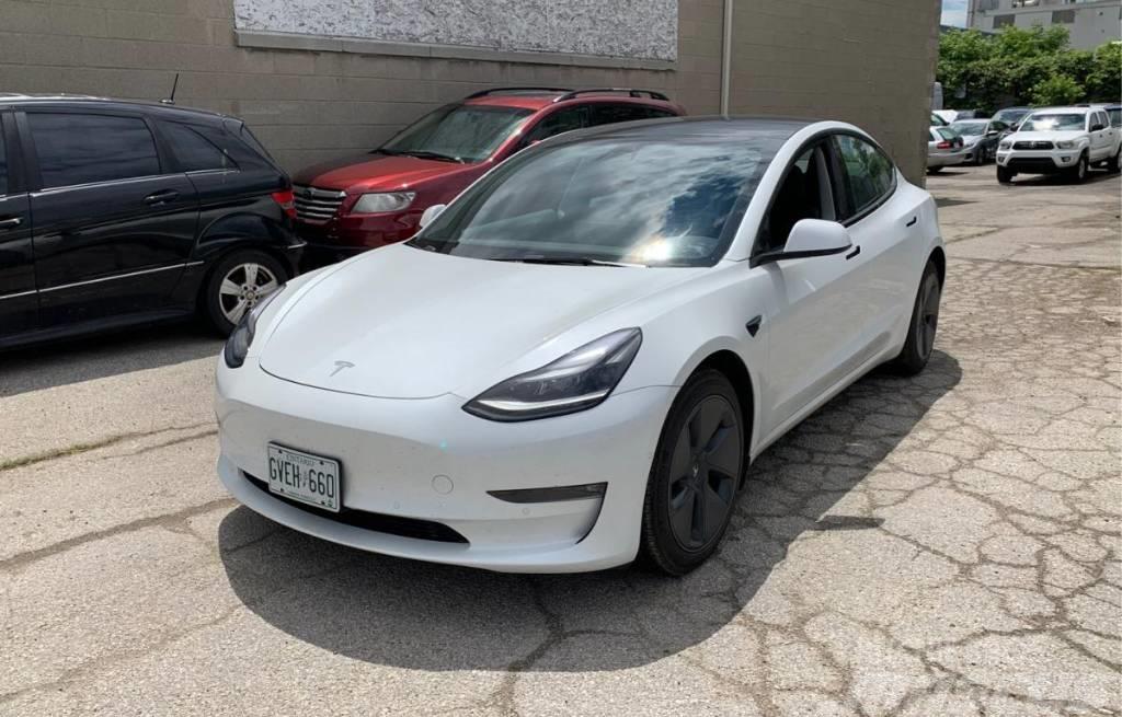 Tesla Model 3 Automobili