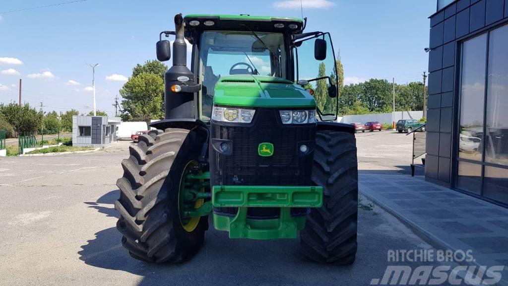 John Deere 8320 R Traktori