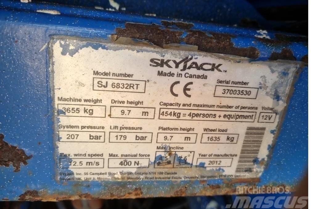 SkyJack SJ 6832 RT Škaraste platforme