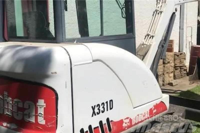 Bobcat X331D 3.1 Ton Excavator Traktori