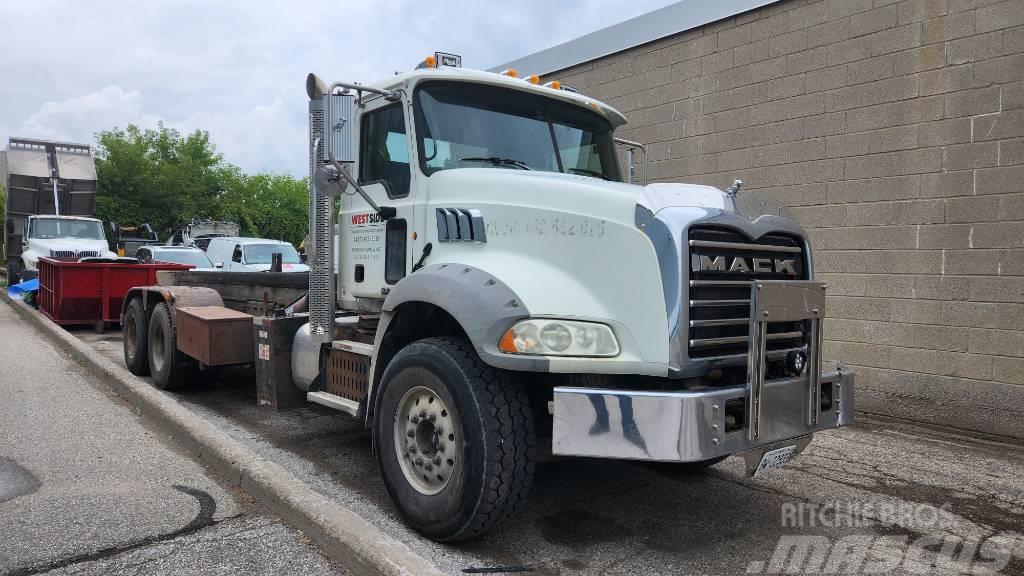 Mack Granite GU 813 Demontažnii kamioni za podizanje kabela