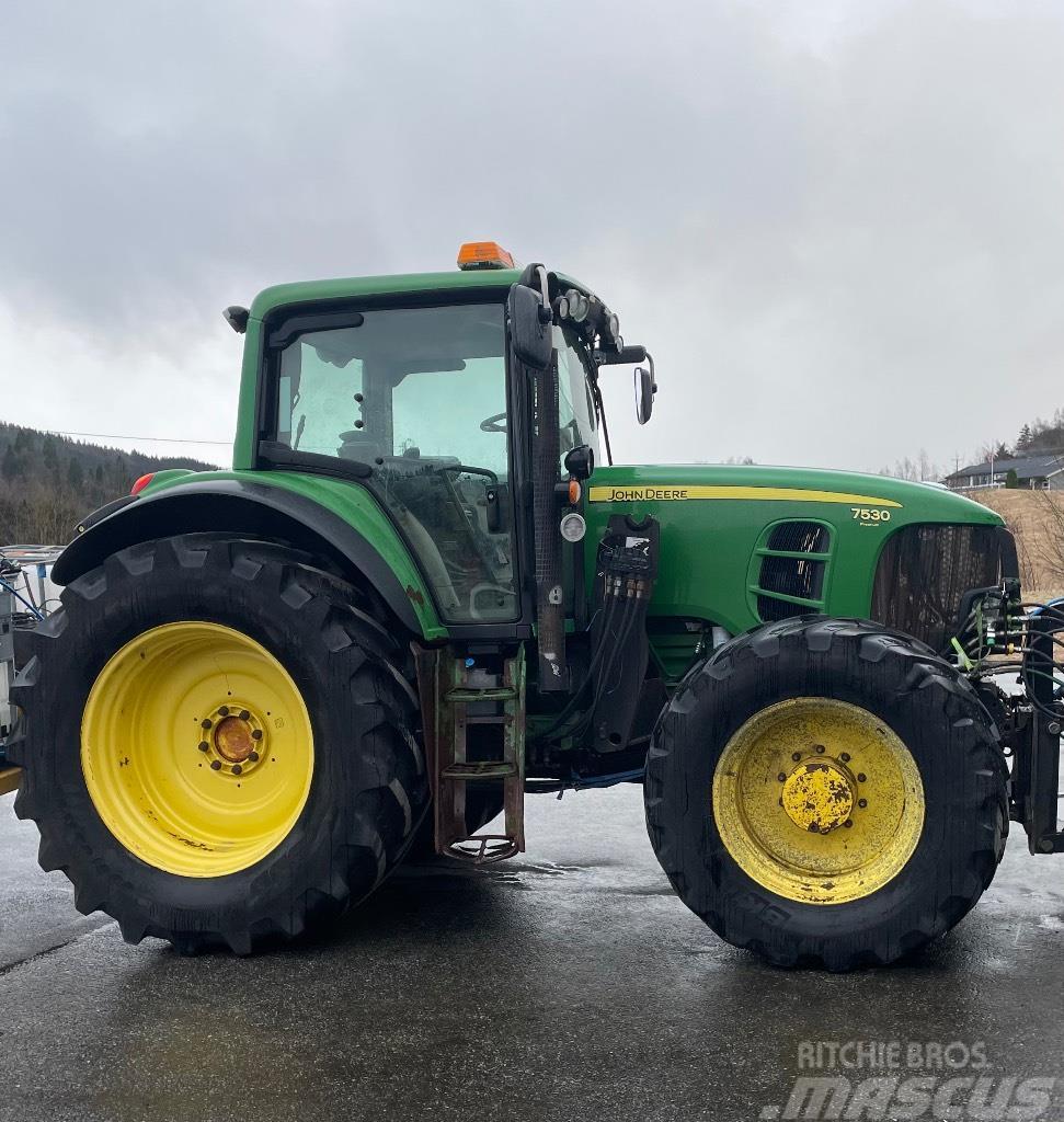 John Deere 7530 Premium Traktori