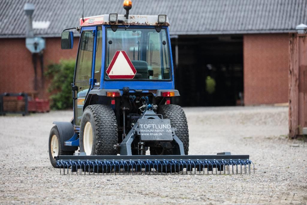  Toftlund Maskinfabrik Gårdspladsrive Priključci kompaktnog traktora