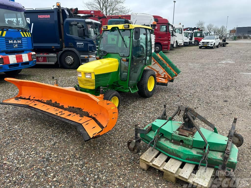 John Deere 2720 with equipment Kompaktni (mali) traktori