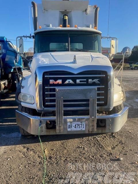 Mack GU813 Kiper kamioni