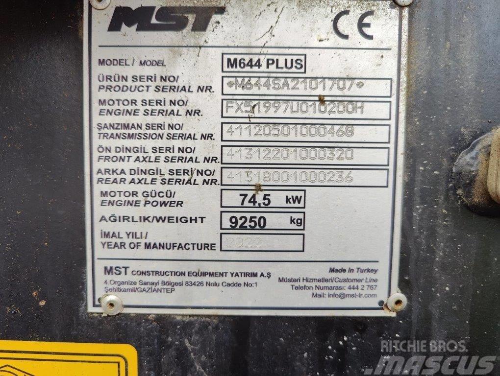 MST M644PLUS Utovarni rovokopači