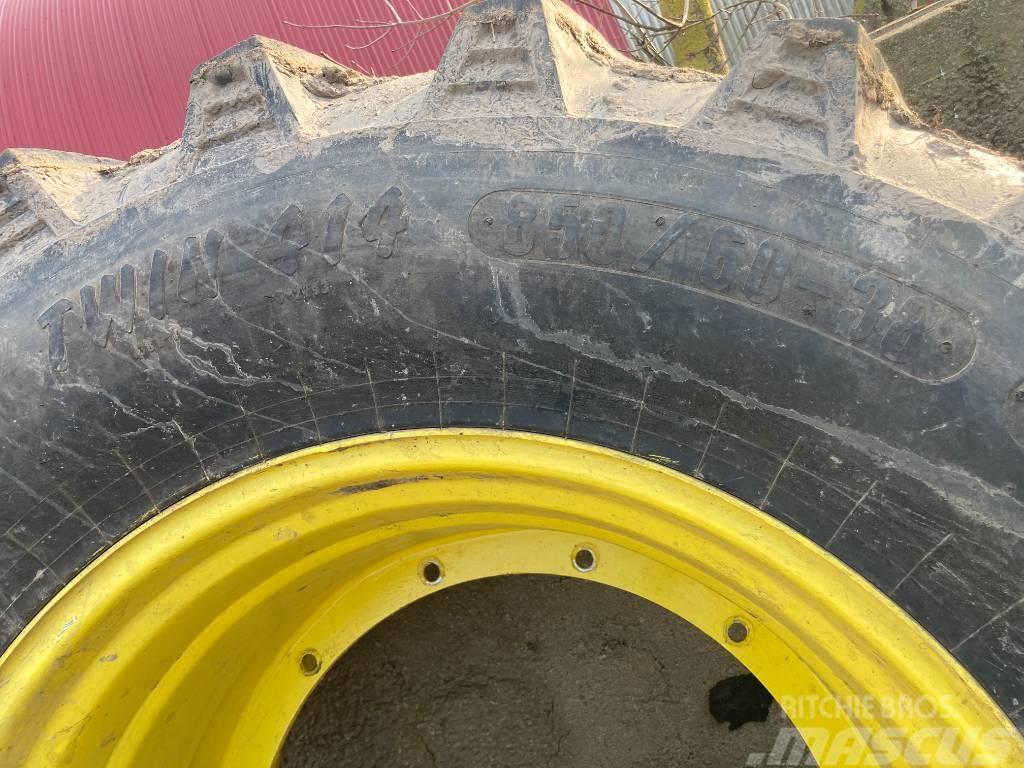 John Deere wide rims + trelleborg tyres Gume, kotači i naplatci