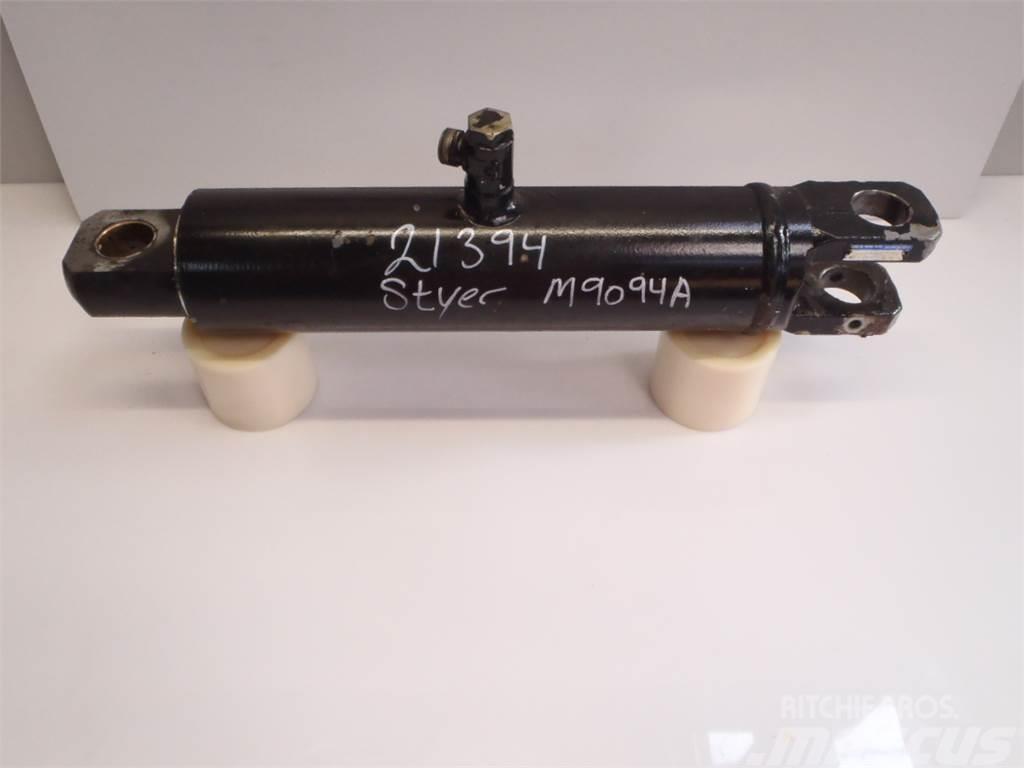Steyr M9094A Lift Cylinder Hidraulika