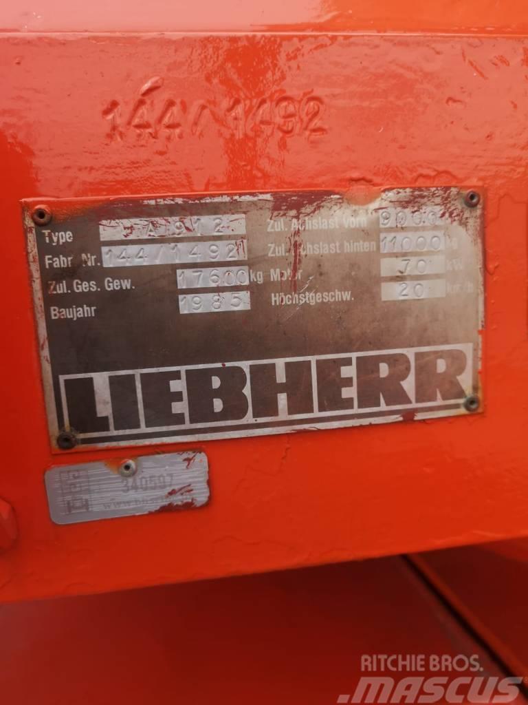 Liebherr A 912 Bageri na kotačima