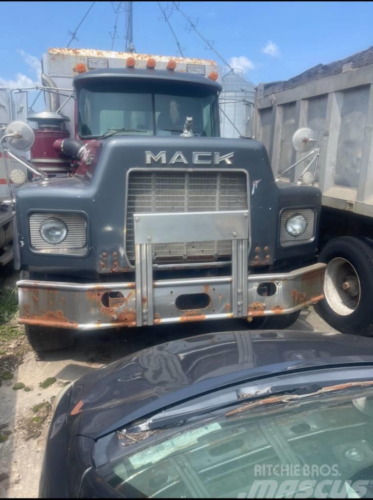 Mack Truck Kiper kamioni