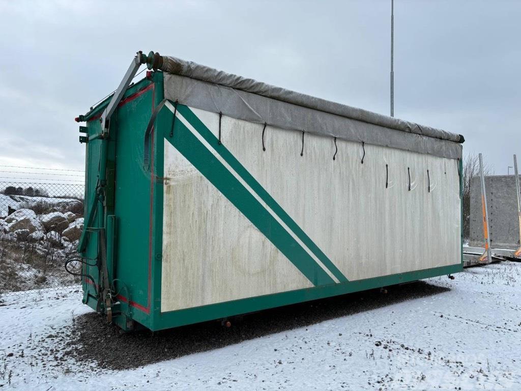  Okänt Flisbur med rulltäckning på Laxolås Rol kiper kamioni s kukama za dizanje