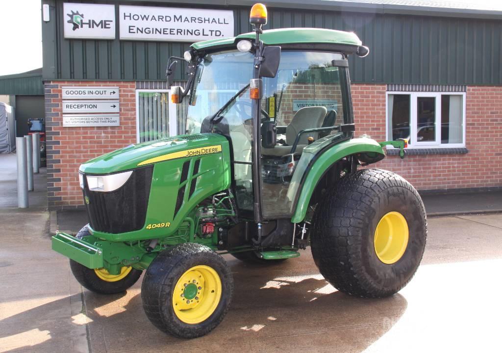 John Deere 4049 R Kompaktni (mali) traktori