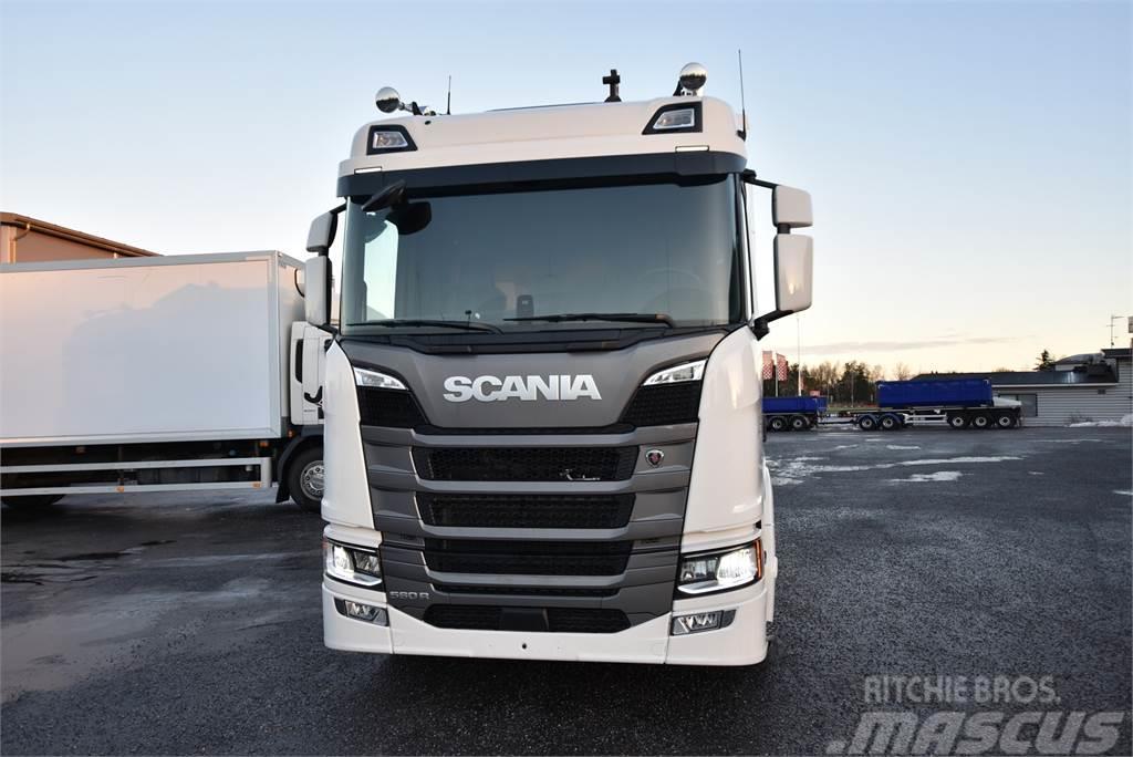 Scania R560 Super 8x4 Rol kiper kamioni s kukama za dizanje
