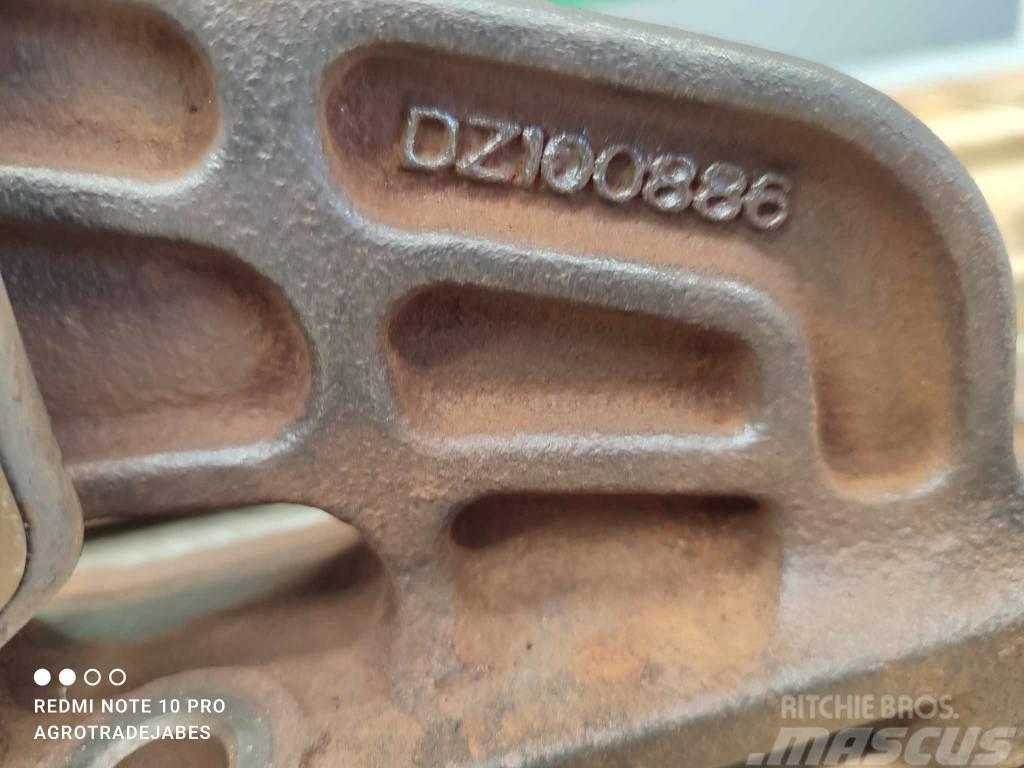 John Deere 6155R (DZ100885) bracket Motori