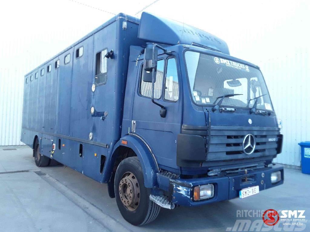 Mercedes-Benz 1820 RHD Kamioni za transport stoke