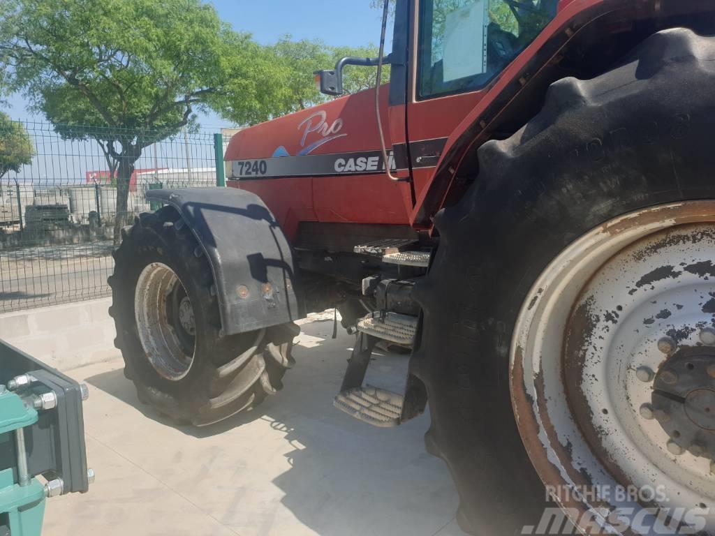 Case IH MAGNUM 7240 Traktori