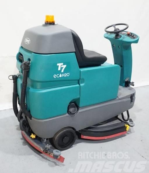 Tennant T7 Strojevi za čiščenje i ribanje podova
