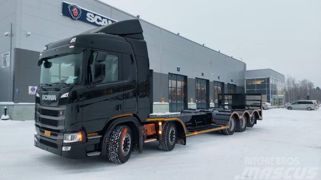 Scania R560 B10X4*6NB koneenkuljetusauto Kamioni za prijevoz šumskih strojeva