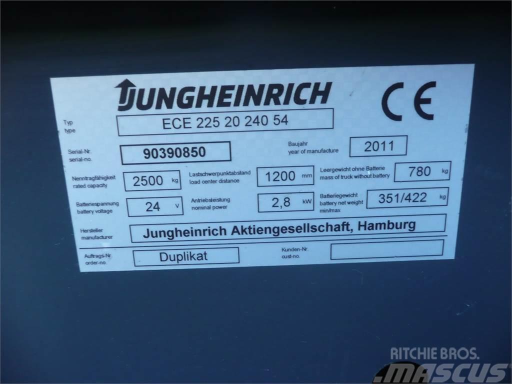 Jungheinrich ECE 225 2400X540mm Niskopodizni komisioni viličar