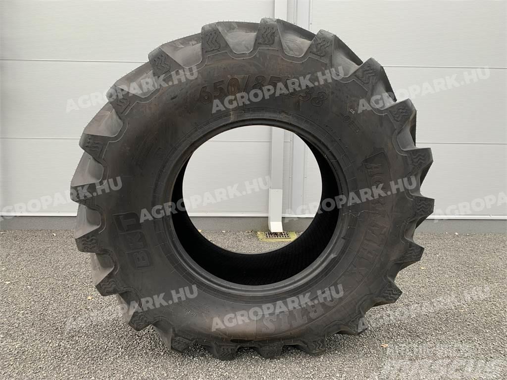 BKT tire in size 650/85R38 Gume, kotači i naplatci