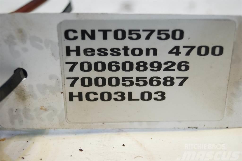 Hesston 4700 Hvataljke za bale
