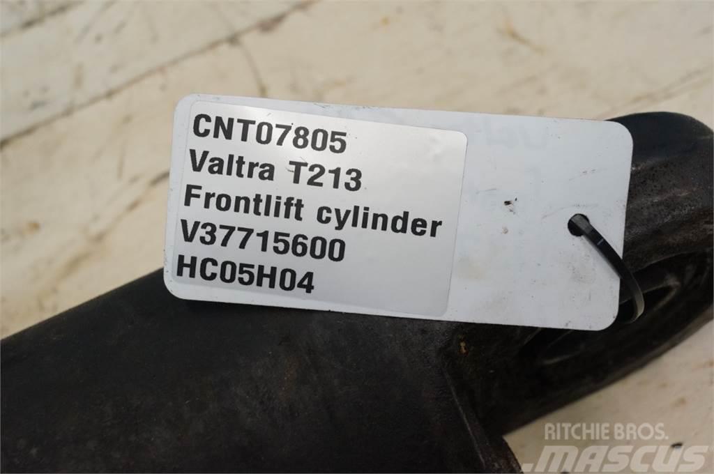 Valtra T213 Priključci za prednji utovarivač