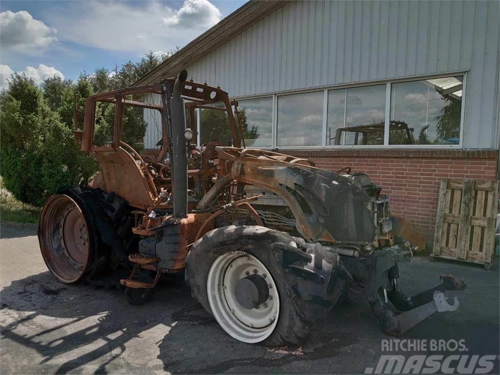 Valtra T213 Traktori