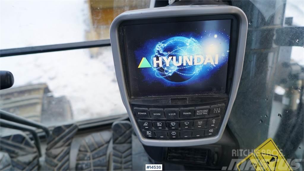 Hyundai HX520L digger w/ bucket. Bageri gusjeničari