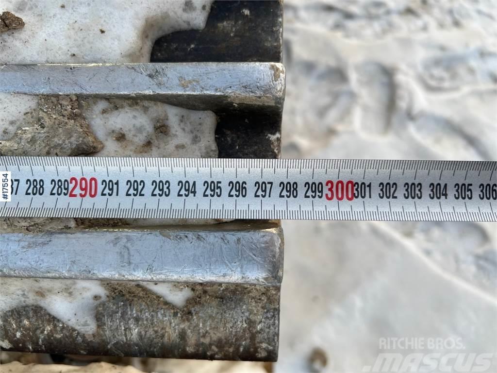 Komatsu PC210 crawler excavator WATCH VIDEO Bageri gusjeničari