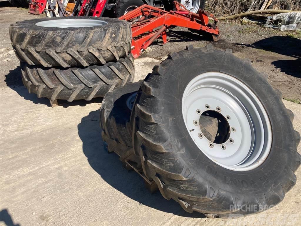 Massey Ferguson Wheels and tyres to suit 6700s series Ostali poljoprivredni strojevi