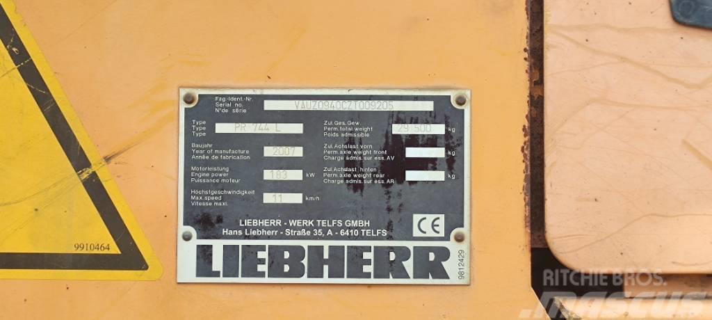 Liebherr PR 744 L Buldožeri gusjeničari