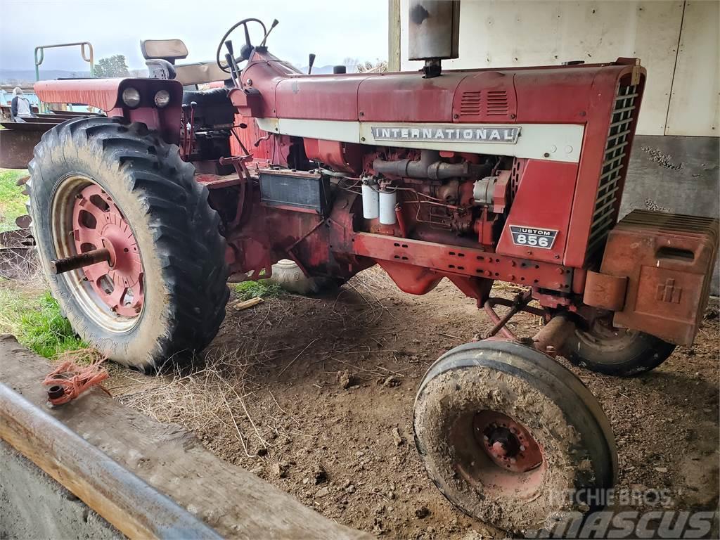 International Farmall 856 Traktori