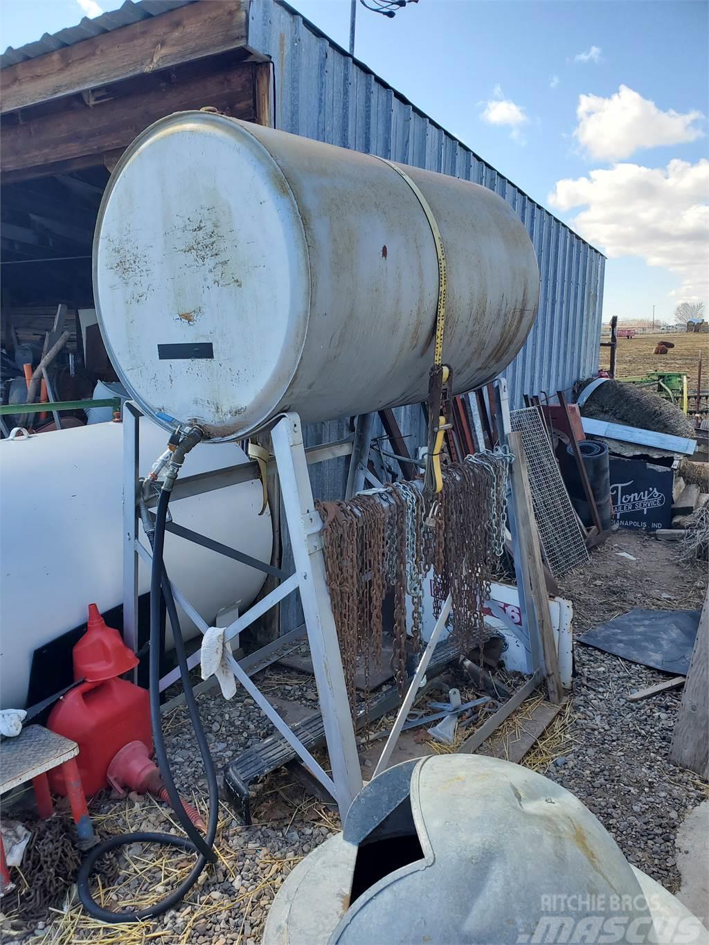  Unknown 250 Gallon Cisterne