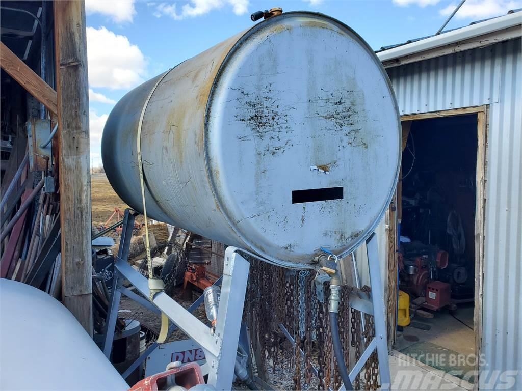  Unknown 250 Gallon Cisterne