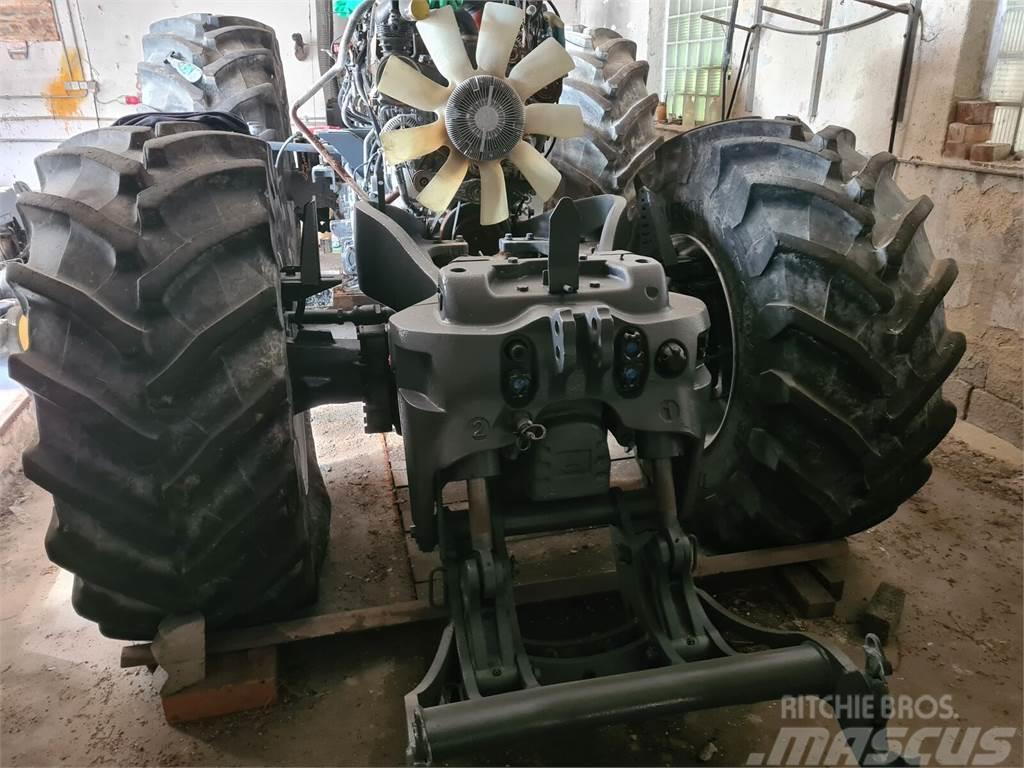 Massey Ferguson 8735 Dyna-VT Kompaktni (mali) traktori
