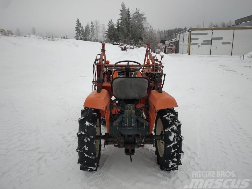 Kubota B 1400 Traktori