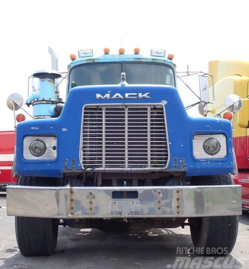 Mack RB688S Rol kiper kamioni s kukama za dizanje