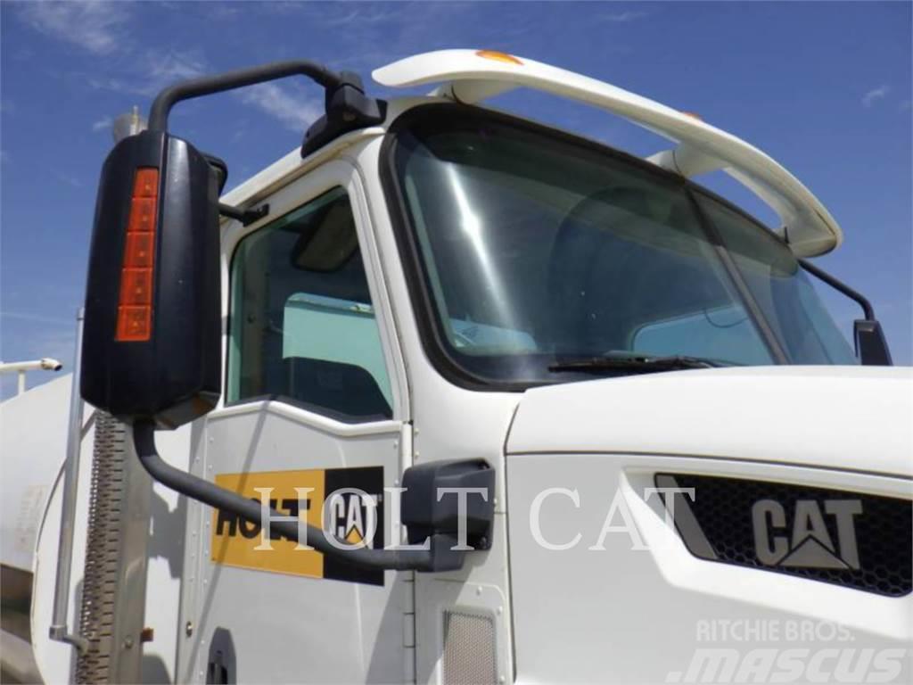 CAT CT660S Kamioni cisterne