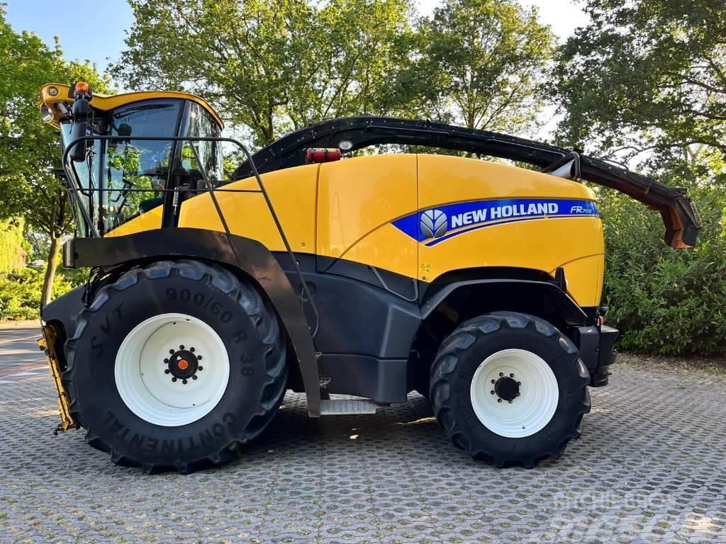 New Holland FR 700 Strojevi za krmu na vlastiti pogon