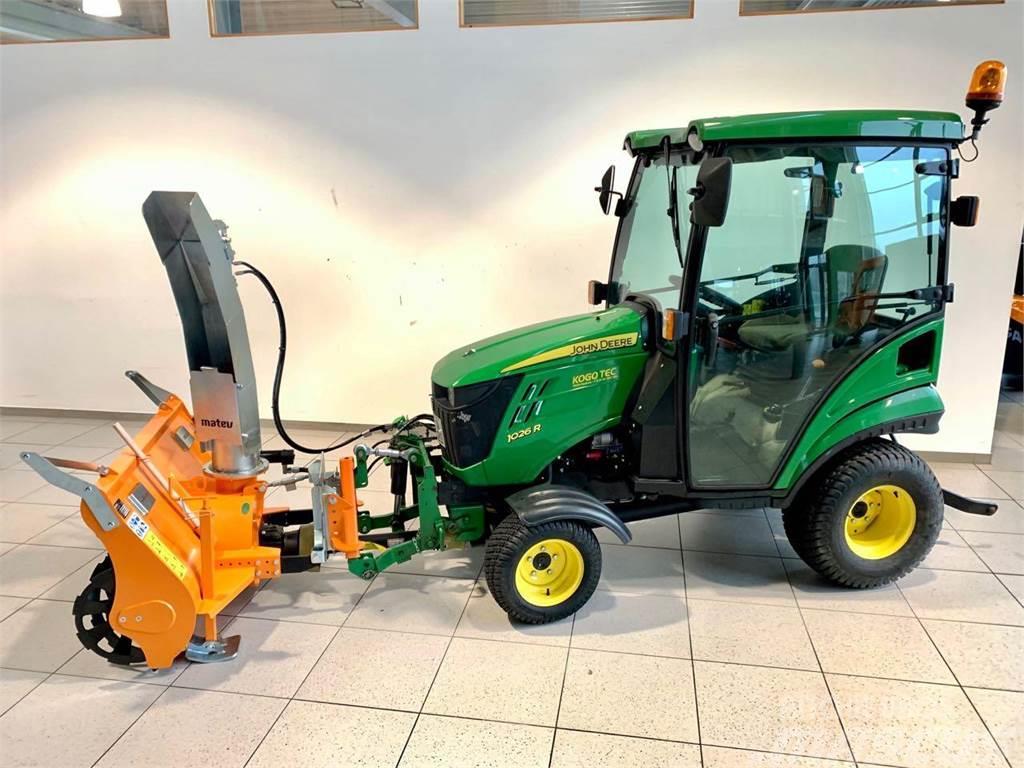 John Deere 1026R mit Matev Schneefräse Kompaktni (mali) traktori