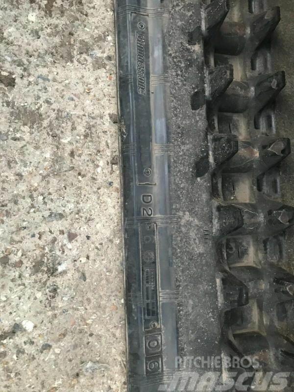 Bridgestone Excavator Rubber Track 320 x 56 x 86 Ostali poljoprivredni strojevi