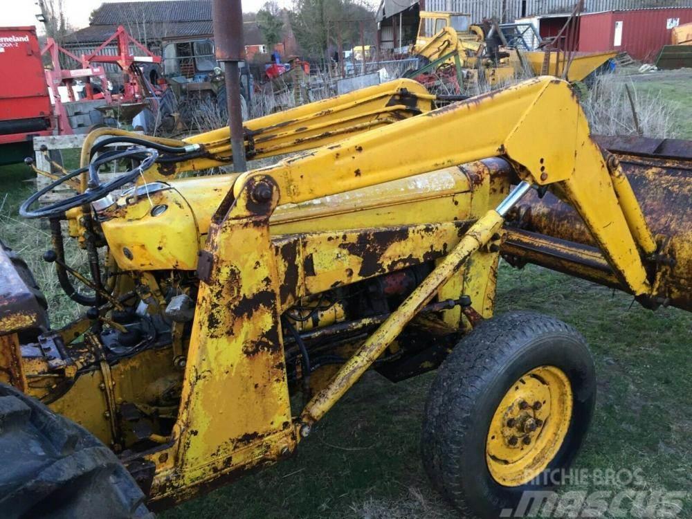 Massey Ferguson 135 Loader tractor £1750 Ostale komponente