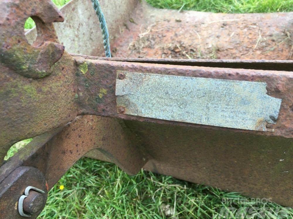 Massey Ferguson rear linkage earth scoop £250 Ostali poljoprivredni strojevi