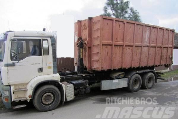 MAN 26.413 +Palift T16 Rol kiper kamioni s kukama za dizanje